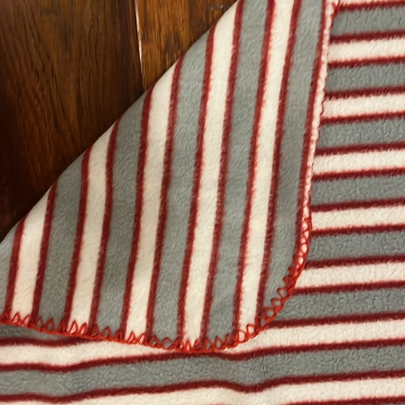 2 Like NEW Roundy Apparel 60”x48” Soft Fleece Holiday Blankets. - Picture 6 of 16